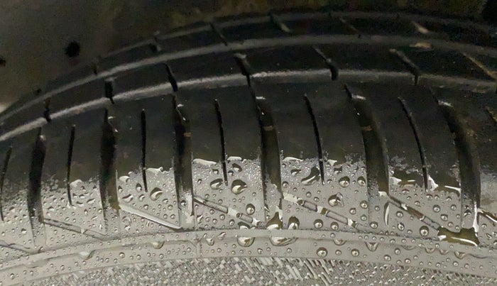 2015 Maruti Celerio VXI AMT, Petrol, Automatic, 29,114 km, Left Rear Tyre Tread