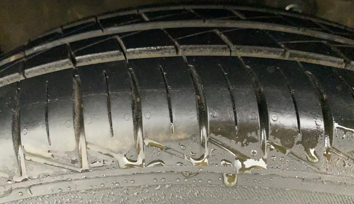 2015 Maruti Celerio VXI AMT, Petrol, Automatic, 29,114 km, Left Front Tyre Tread