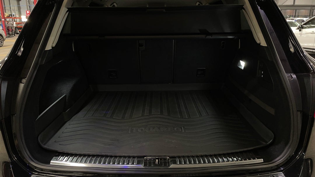 2015 Volkswagen Touareg 150 Tdi Element, Automatic, 81184 km, Boot Inside View