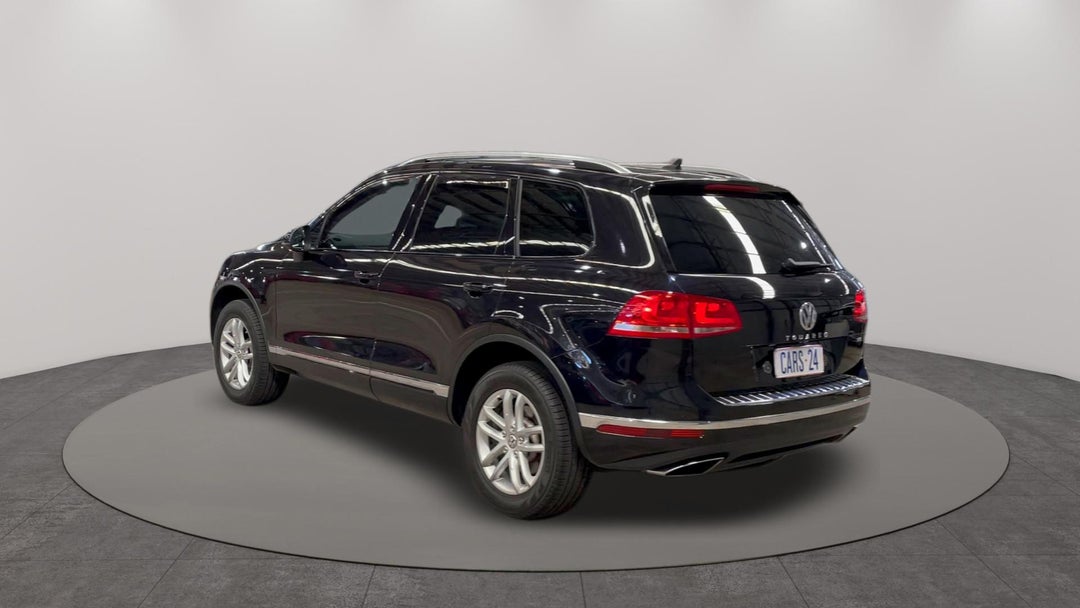 2015 Volkswagen Touareg 150 Tdi Element, Automatic, 81184 km, Left Back Diagonal (45- Degree) View