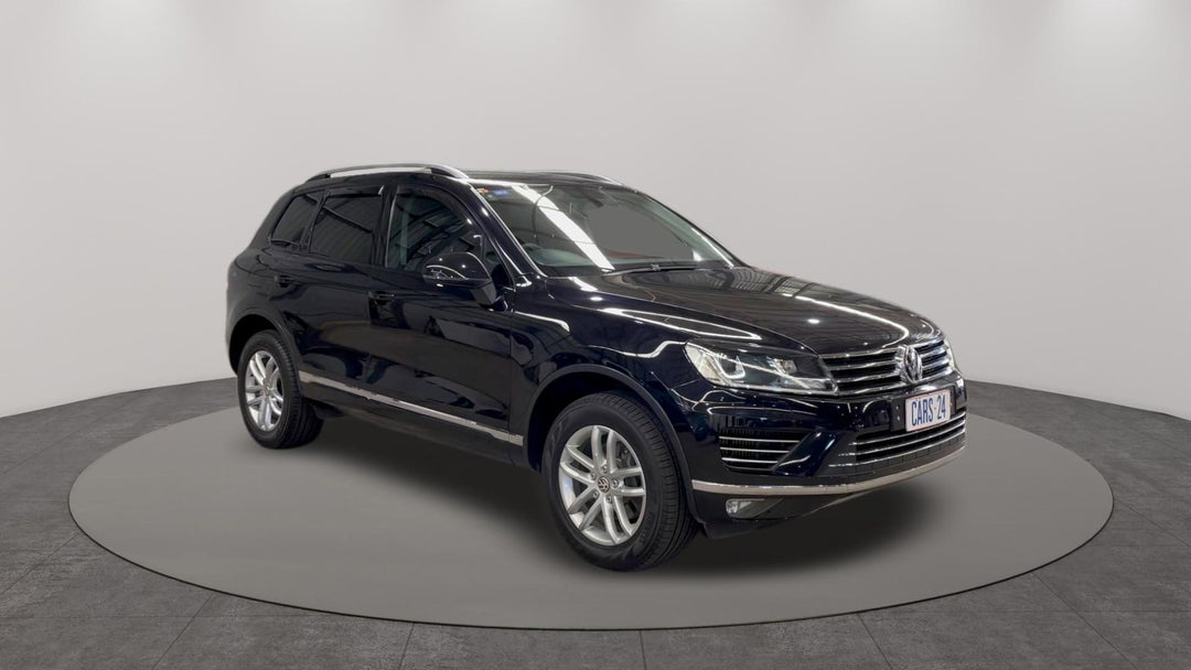 2015 Volkswagen Touareg 150 Tdi Element, Automatic, 81184 km, Right Front Diagonal (45- Degree) View