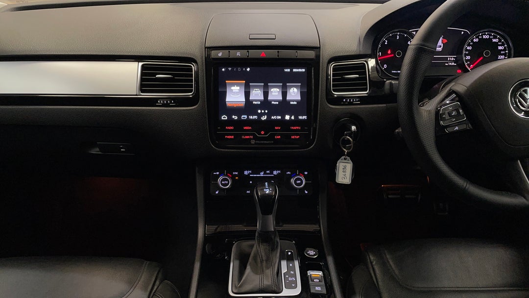 2015 Volkswagen Touareg 150 Tdi Element, Automatic, 81184 km, Dashboard View