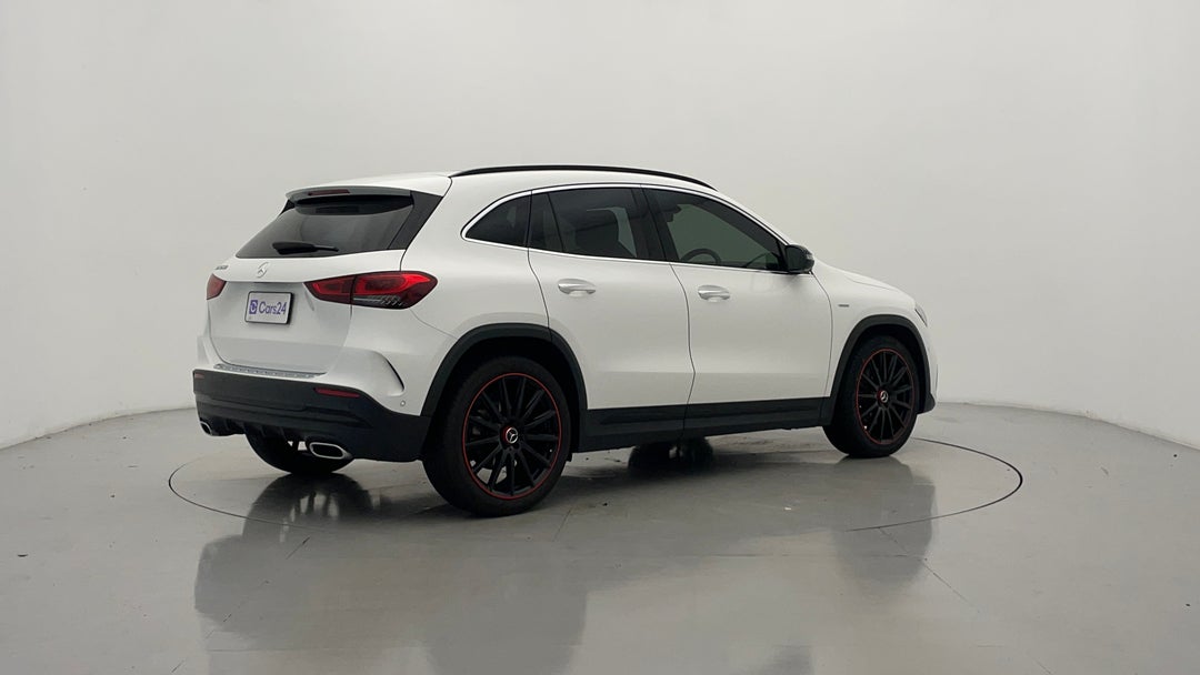 2020 Mercedes-benz GLA 200, Automatic, 25769 km, Right Back Diagonal (45- Degree) View