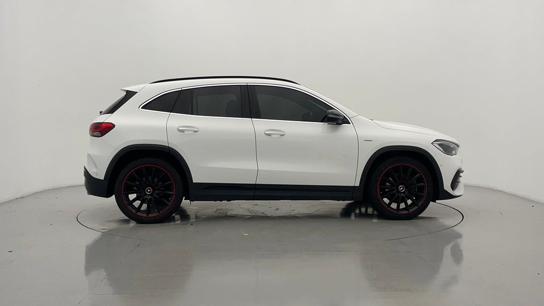 2020 Mercedes-benz GLA 200, Automatic, 25769 km, Right Side View