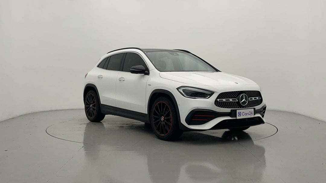 2020 Mercedes-benz GLA 200, Automatic, 25769 km, Right Front Diagonal (45- Degree) View