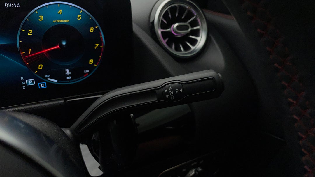 2020 Mercedes-benz GLA 200, Automatic, 25769 km, Gear Lever 