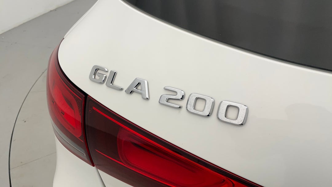 2020 Mercedes-benz GLA 200, Automatic, 25769 km, Badge (Boot Left Side)