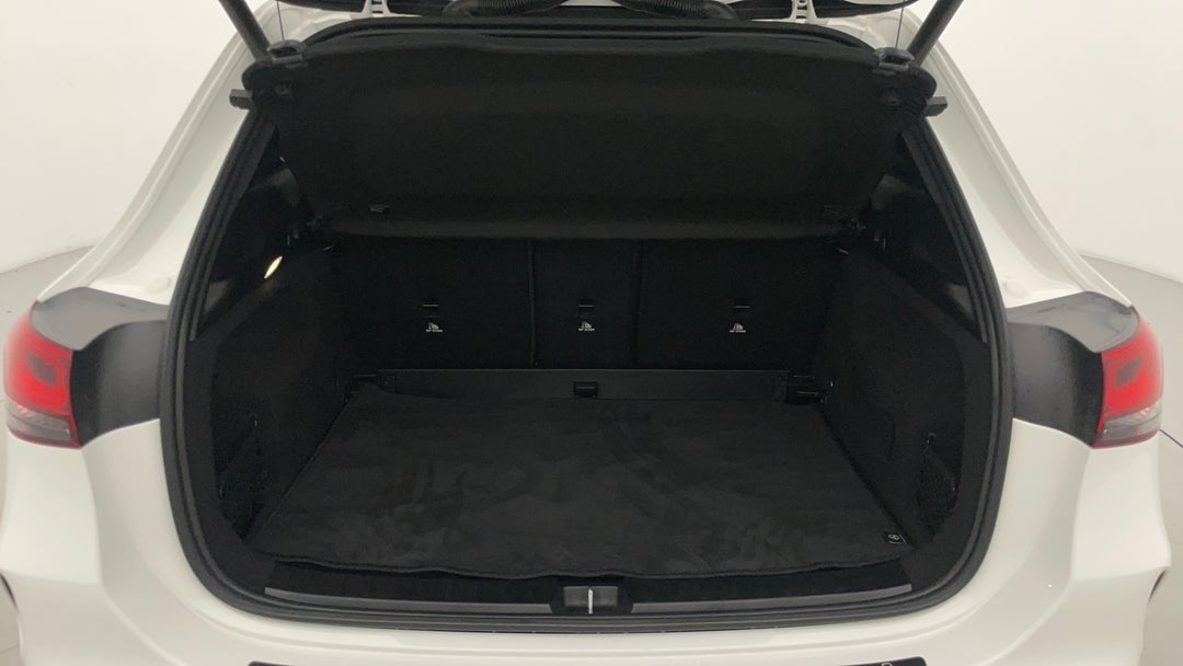 2020 Mercedes-benz GLA 200, Automatic, 25769 km, Boot Inside View