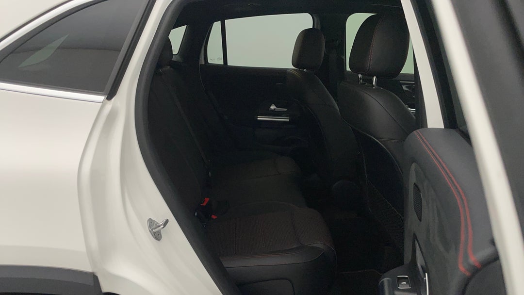 2020 Mercedes-benz GLA 200, Automatic, 25769 km, Right Side Rear Door Cabin View