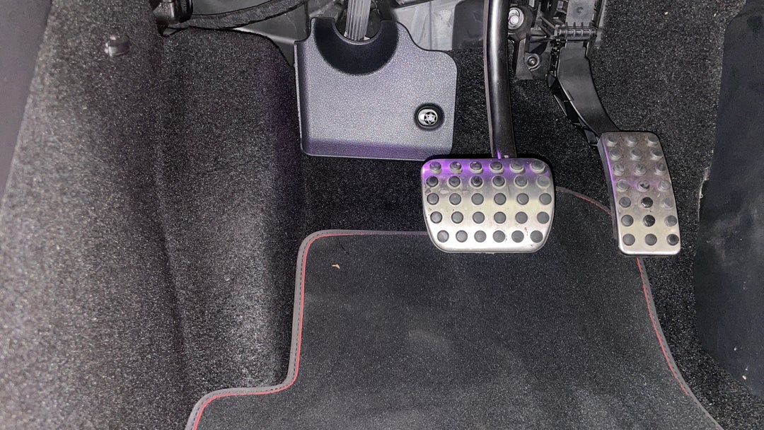 2020 Mercedes-benz GLA 200, Automatic, 25769 km, Pedals and Footmat