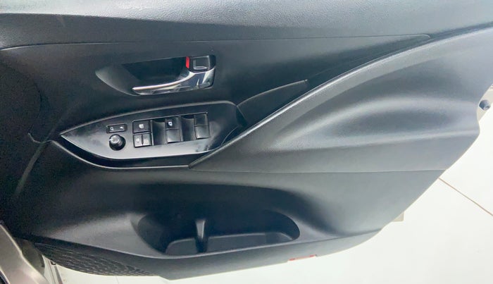 2019 Toyota Innova Crysta 2.4 GX 8 STR, Diesel, Manual, 1,87,298 km, Driver Side Door Panels Controls
