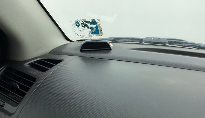2015 Maruti Swift LXI (O), CNG, Manual, 98,088 km, Infotainment system - Parking sensor not working