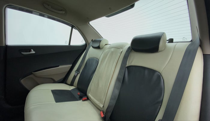 2014 Hyundai Xcent S 1.2, Petrol, Manual, 43,705 km, Right Side Rear Door Cabin