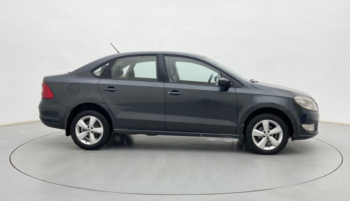 2016 Skoda Rapid STYLE 1.5 TDI, Diesel, Manual, 1,00,615 km, Right Side View