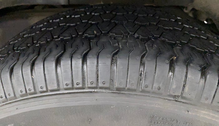 2017 Mahindra TUV300 T8, Diesel, Manual, 75,878 km, Left Rear Tyre Tread