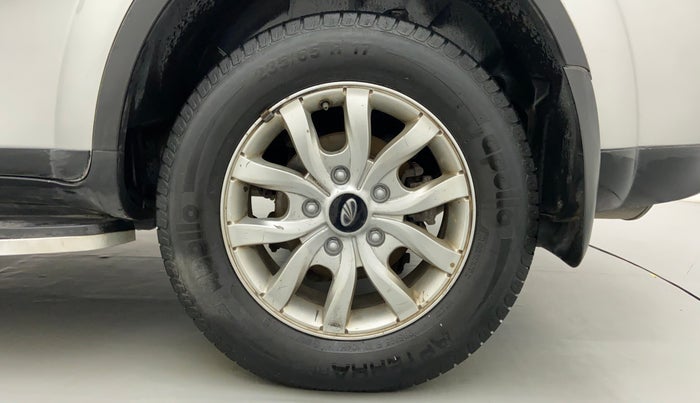 2017 Mahindra XUV500 W6 4X2, Diesel, Manual, 1,96,469 km, Left Rear Wheel