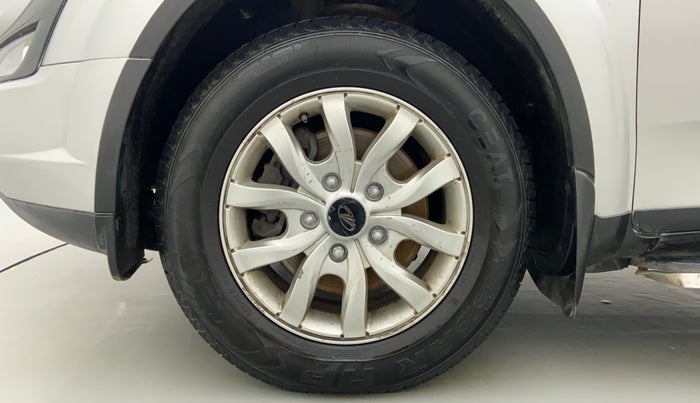 2017 Mahindra XUV500 W6 4X2, Diesel, Manual, 1,96,469 km, Left Front Wheel