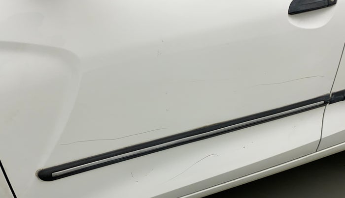 2019 Hyundai NEW SANTRO ERA 1.1, Petrol, Manual, 15,266 km, Front passenger door - Minor scratches