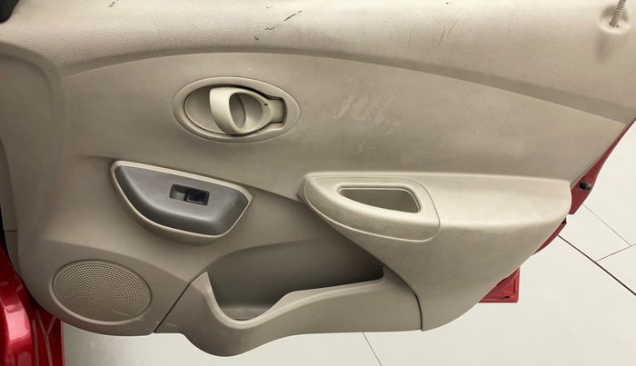 2015 Datsun Go T, Petrol, Manual, 25,972 km, Driver Side Door Panels Control