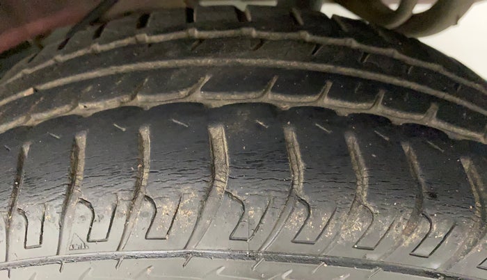 2015 Datsun Go T, Petrol, Manual, 25,972 km, Left Rear Tyre Tread
