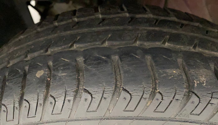 2015 Datsun Go T, Petrol, Manual, 25,972 km, Left Front Tyre Tread