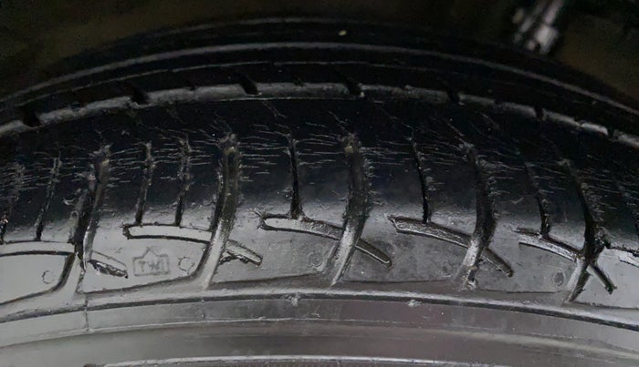 2017 Maruti Ciaz DELTA 1.4 VVT, Petrol, Manual, 31,601 km, Left Rear Tyre Tread