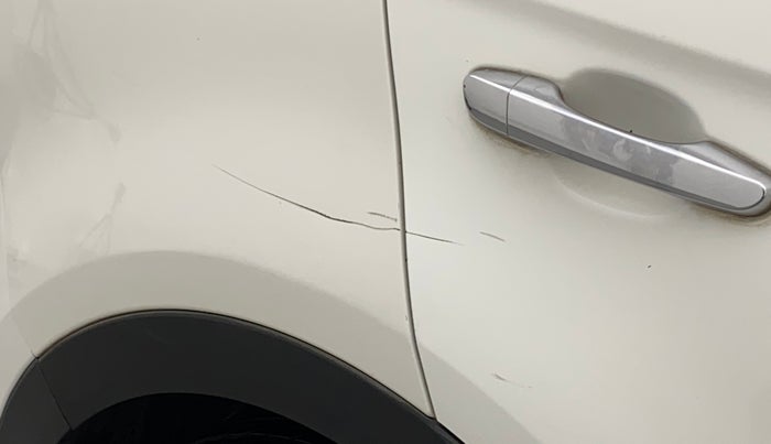 2016 Hyundai Creta SX PLUS 1.6 PETROL, Petrol, Manual, 1,06,748 km, Right quarter panel - Minor scratches