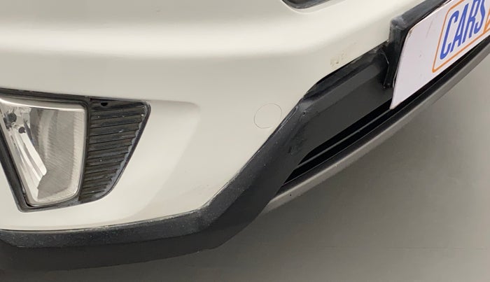 2016 Hyundai Creta SX PLUS 1.6 PETROL, Petrol, Manual, 1,06,748 km, Front bumper - Bumper cladding minor damage/missing