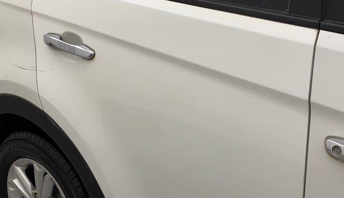 2016 Hyundai Creta SX PLUS 1.6 PETROL, Petrol, Manual, 1,06,748 km, Right rear door - Minor scratches