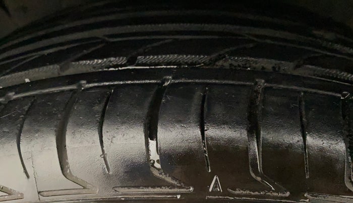 2016 Hyundai Creta SX PLUS 1.6 PETROL, Petrol, Manual, 1,06,748 km, Left Front Tyre Tread