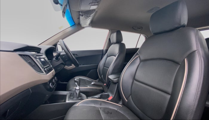 2017 Hyundai Creta 1.6 E + VTVT, Petrol, Manual, 26,916 km, Right Side Front Door Cabin View