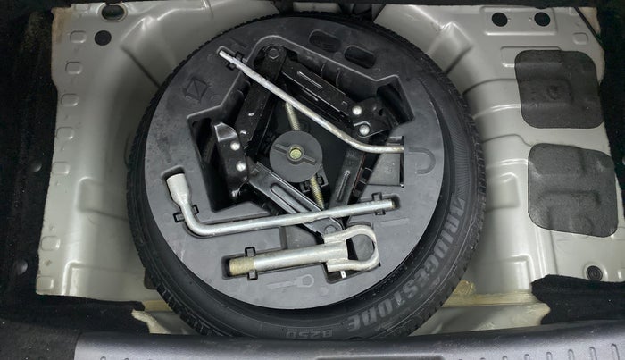 2018 Mahindra KUV 100 NXT K6+ P 6 STR, Petrol, Manual, 18,117 km, Spare Tyre