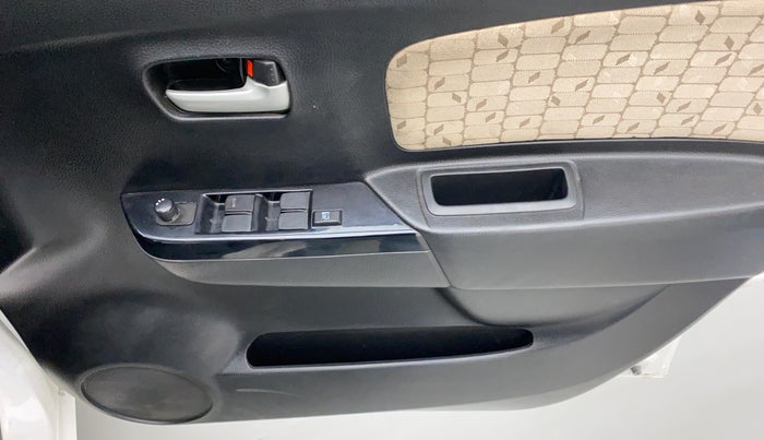 2017 Maruti Wagon R 1.0 VXI, Petrol, Manual, 77,745 km, Driver Side Door Panels Control
