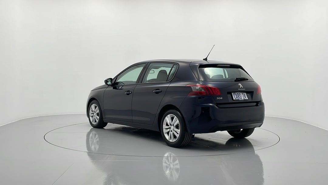 Left Back Diagonal (45- Degree) View