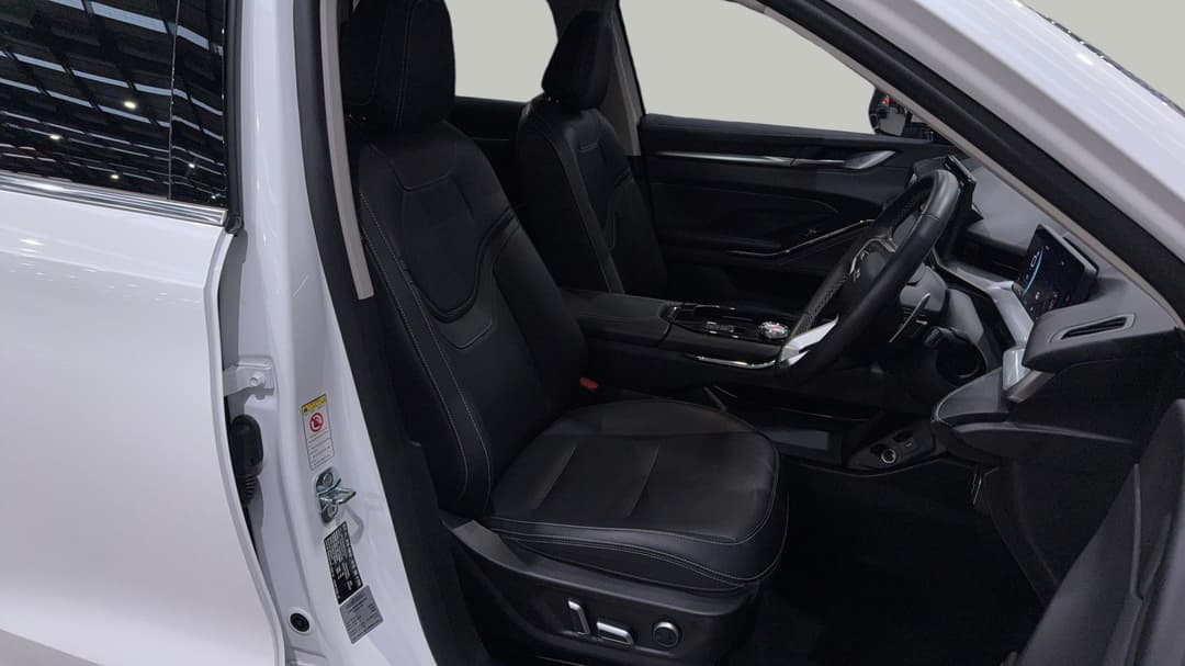 2024 GWM Haval H6 Ultra, Automatic, 24068 km, Right Side Front Door Cabin View