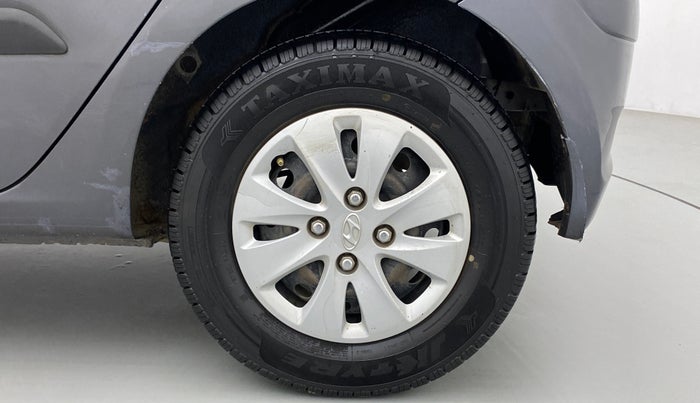 2011 Hyundai i10 MAGNA 1.1, Petrol, Manual, 1,02,256 km, Left Rear Wheel