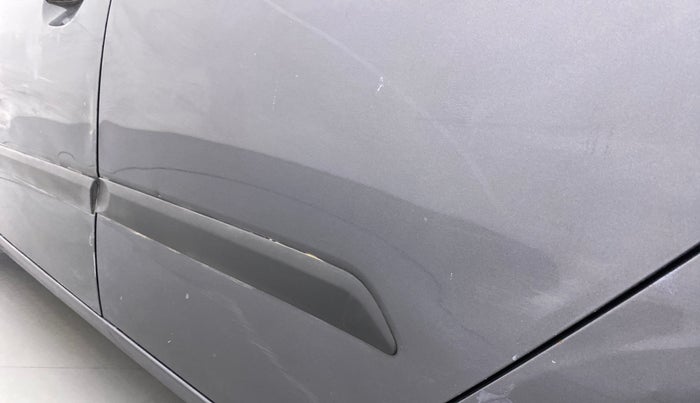2011 Hyundai i10 MAGNA 1.1, Petrol, Manual, 1,02,256 km, Rear left door - Slightly dented