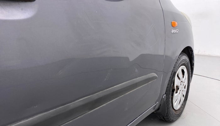 2011 Hyundai i10 MAGNA 1.1, Petrol, Manual, 1,02,256 km, Driver-side door - Slightly dented