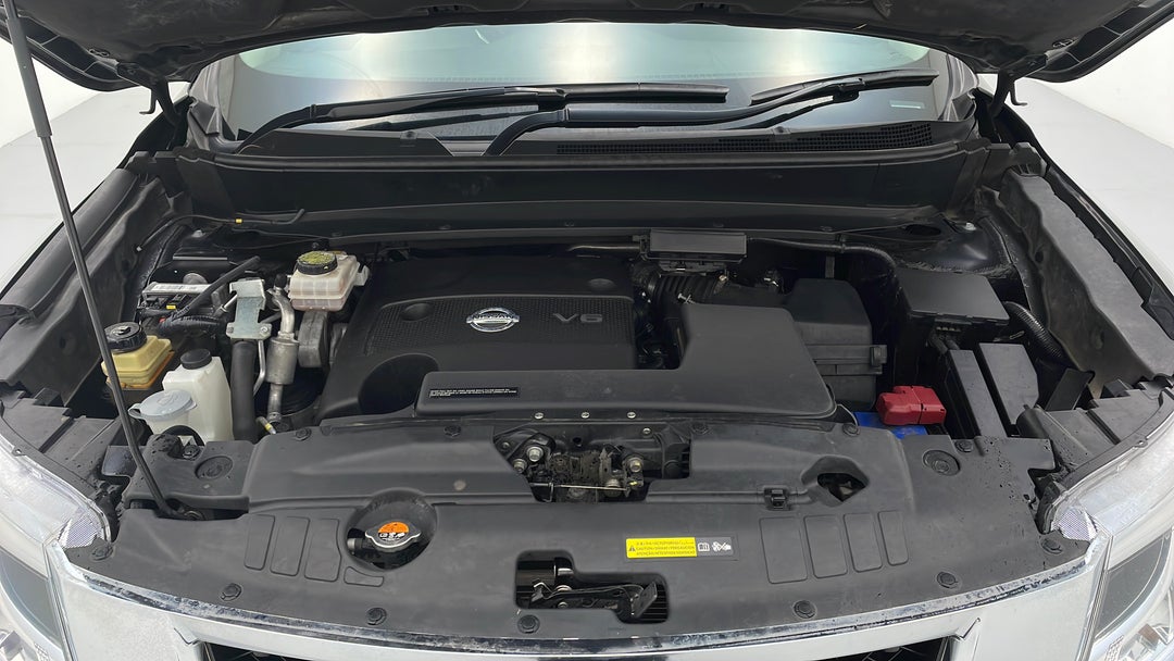 2015 Nissan Pathfinder St (4x2), Automatic, 132683 km, Open Bonnet (Engine)