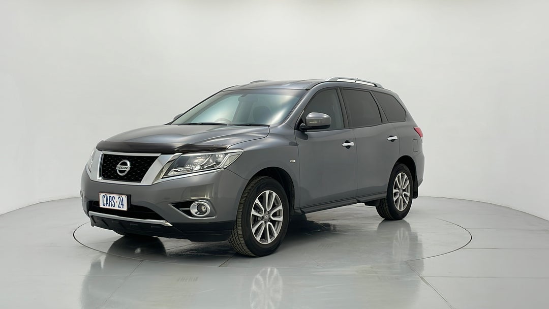 2015 Nissan Pathfinder St (4x2), Automatic, 132683 km, Left Front Diagonal (45- Degree) View