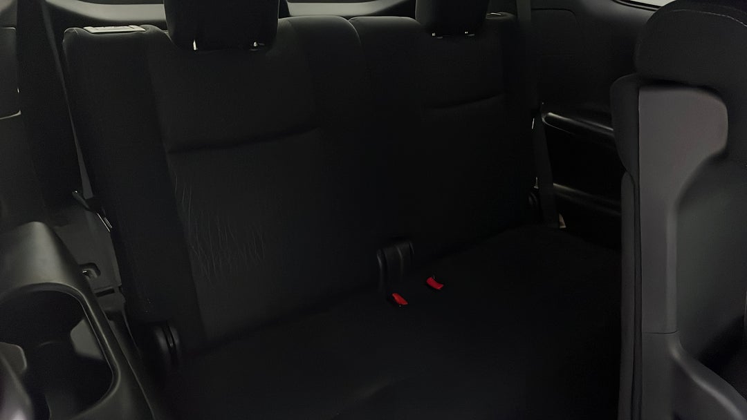 2015 Nissan Pathfinder St (4x2), Automatic, 132683 km, Third Row Seats