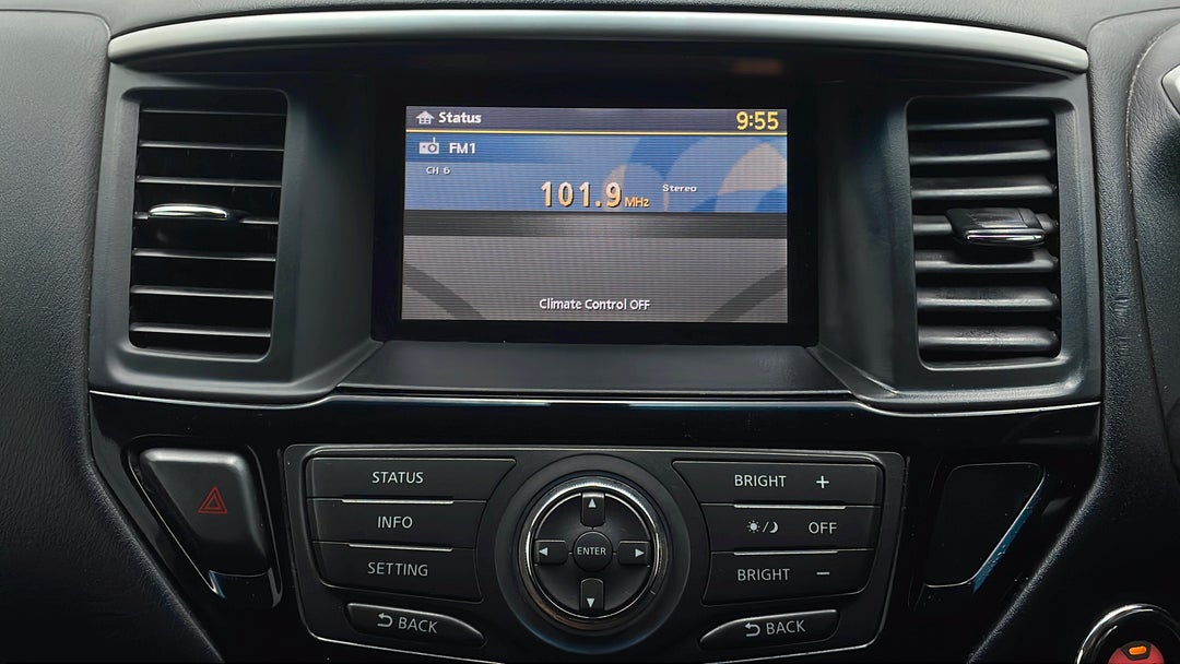 2015 Nissan Pathfinder St (4x2), Automatic, 132683 km, Infotainment System