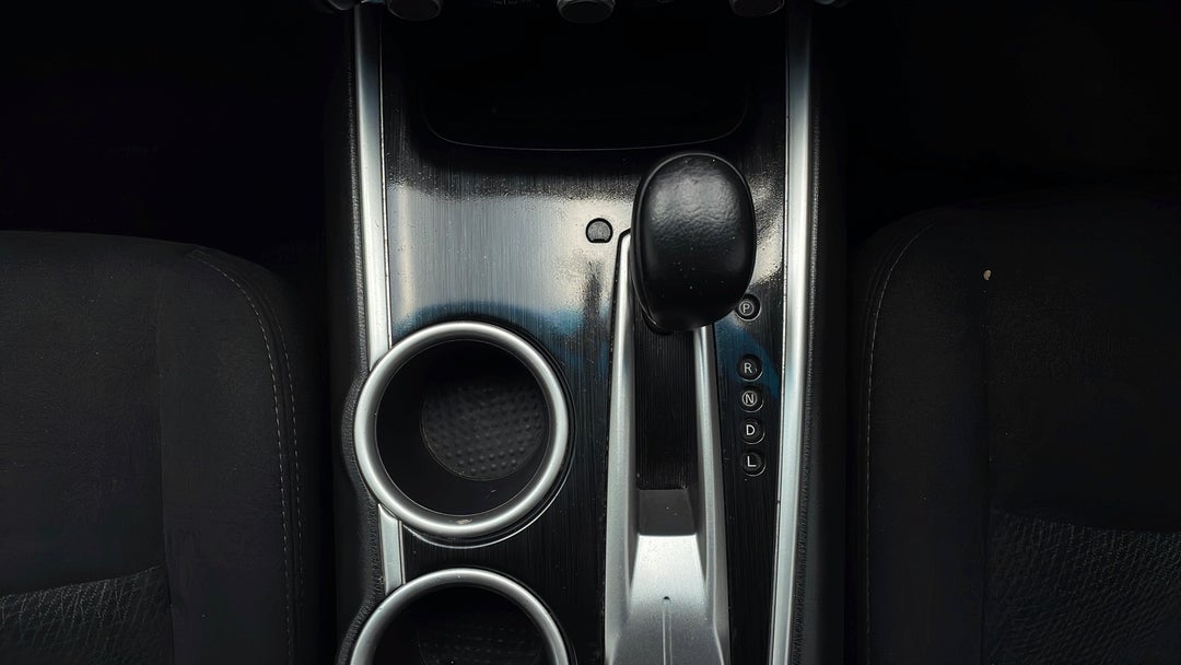 2015 Nissan Pathfinder St (4x2), Automatic, 132683 km, Gear Lever 