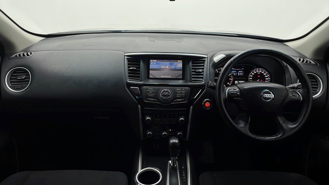 2015 Nissan Pathfinder St (4x2), Automatic, 132683 km, Dashboard View