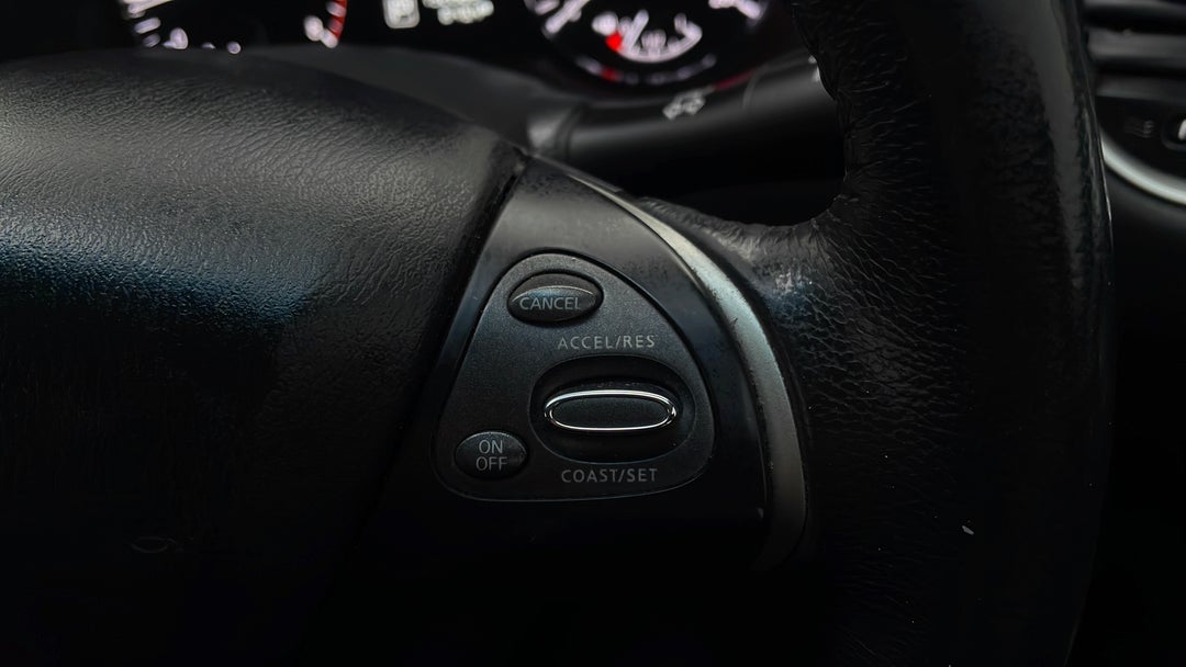 2015 Nissan Pathfinder St (4x2), Automatic, 132683 km, Cruise Control