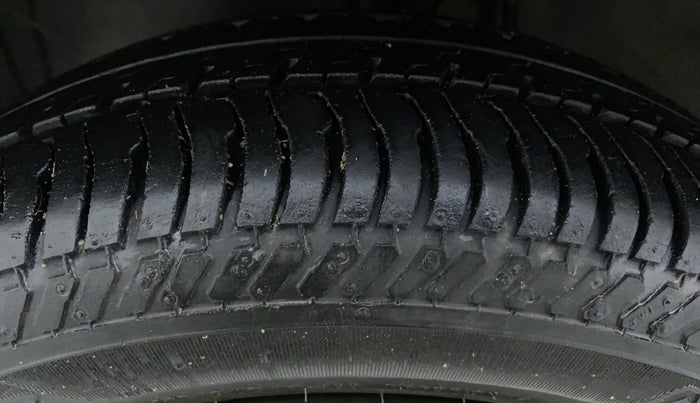 2018 Maruti Alto K10 VXI P, Petrol, Manual, 29,232 km, Left Front Tyre Tread