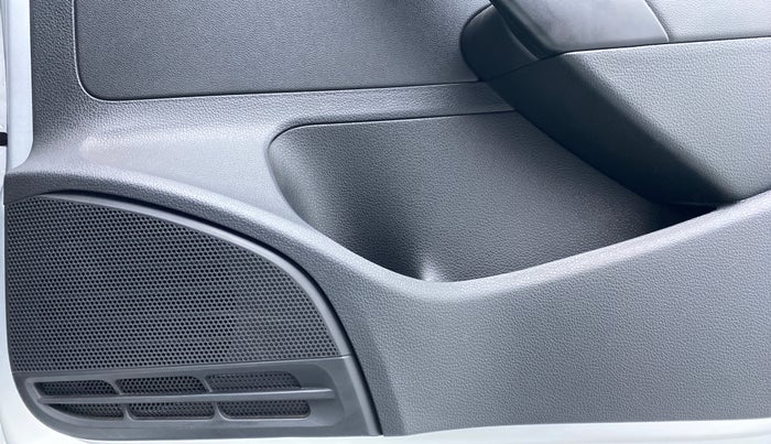 2018 Volkswagen Polo COMFORTLINE 1.0 PETROL, Petrol, Manual, 13,690 km, Speaker