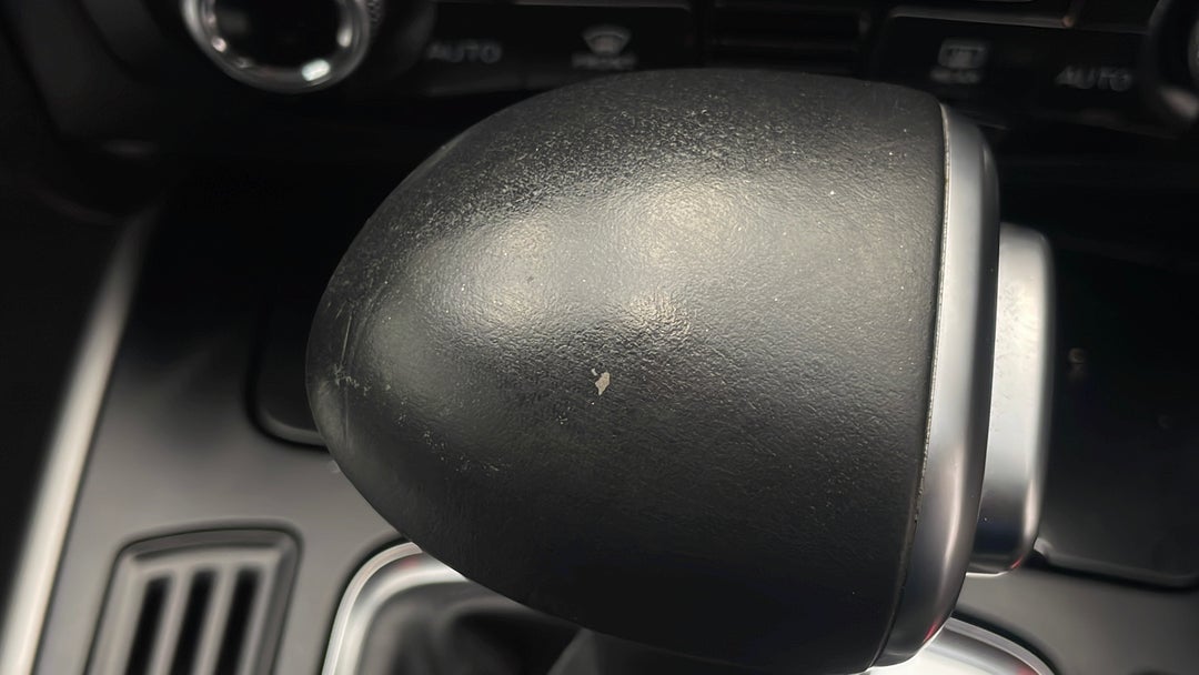 2014 Audi A4 2.0 Tfsi Ambition Quattro, Automatic, 98518 km, Gear Lever Knob Wear