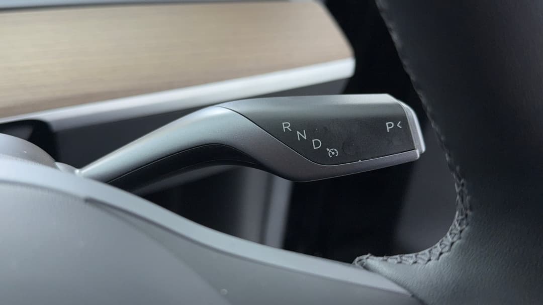 2023 Tesla Model Y Long Range, Automatic, 43869 km, Gear Lever 