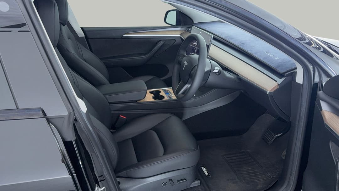 2023 Tesla Model Y Long Range, Automatic, 43869 km, Right Side Front Door Cabin View